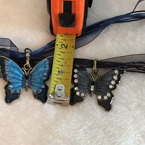 Lot of 3 alloy butterfly necklaces w/cord & ribbn - Picture 2 of 8